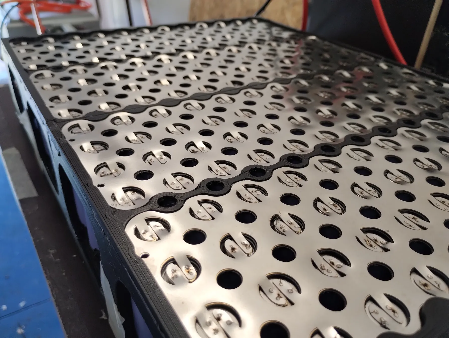 Spot-welded busbars on the cells of a 21700 battery pack